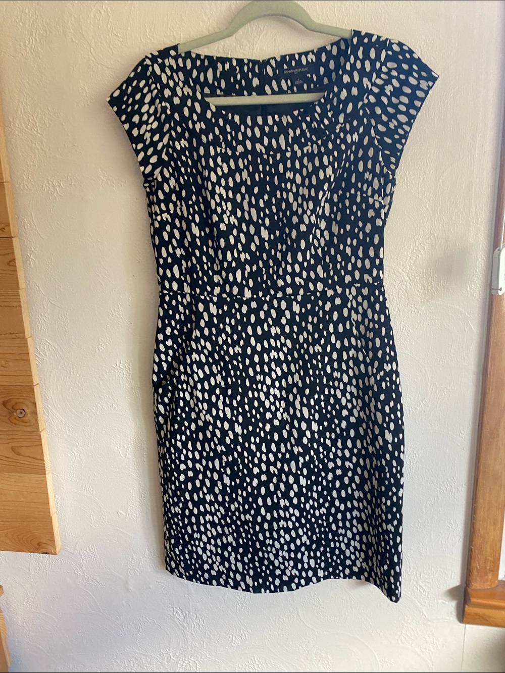Banana Republic Black and White Printed Cap-Sleeve Sheath Dress